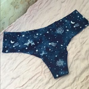 New VS PINK New No-Show Smooth Navy Blue Celestial Print Thong Underwear Panty